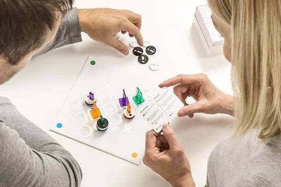 Tactic IKNOW - Nieuwe Editie - Bordspel 3 Tactic IKNOW - Nieuwe Editie - Bordspel - Afbeelding 3