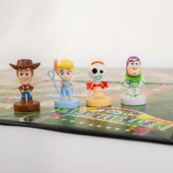 Disney Toy Story 4 Bordspel - 4 Mini Figuurtjes (Woody, Buzz, Bo Peep, Forky) -Bordspellen Verkoopwinkel 550x366 412