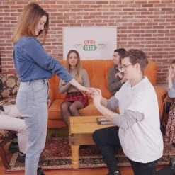 Friends - De Interactieve Quiz! - Bekend Van TV! 17 Friends - De Interactieve Quiz! - Bekend Van TV! -Bordspellen Verkoopwinkel 550x370 7