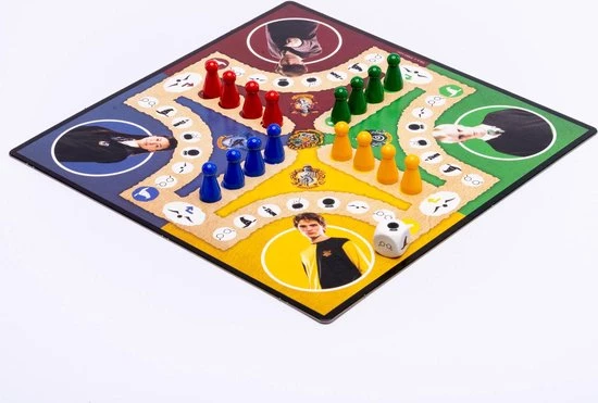 Wizarding World Of Harry Potter Harry Potter - 4-in-1 Spellendoos - Molenspel - Dammen - Ludo (Mens-Erger-Je-Niet) - Kaartspel - Bordspel Verzameling - Game Compendium 4 Wizarding World Of Harry Potter Harry Potter - 4-in-1 Spellendoos - Molenspel - Dammen - Ludo (Mens-Erger-Je-Niet) - Kaartspel - Bordspel Verzameling - Game Compendium - Afbeelding 4
