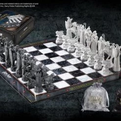 Harry Potter Wizard Chess Set - Schaakspel -Bordspellen Verkoopwinkel 550x379 7