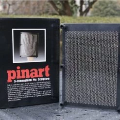 Decopatent Pin Art XL - Spijkerspel - Pinart Spijkerbed - Pinnen Spel - Spijkerspel - 3D Afdruk - Handafdruk - Spellen Met Spijkers - Zwart - 15x20 Cm -Bordspellen Verkoopwinkel 550x420 13