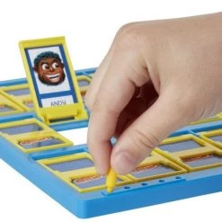 Hasbro Gaming Wie Is Het - Kinderspel -Bordspellen Verkoopwinkel 550x442