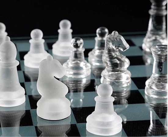 Nixnix Schaakbord 35x35cm - Schaakbord Glas - Luxe Schaakbord - Schaakspel - XL Formaat 4 Nixnix Schaakbord 35x35cm - Schaakbord Glas - Luxe Schaakbord - Schaakspel - XL Formaat - Afbeelding 4