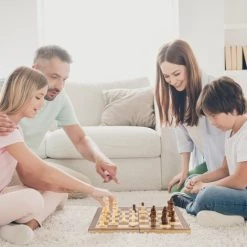 Sincer Magnetisch Schaakbord Met Staunton Schaakstukken 2 EXTRA Koninginnen Inclusief E-book Met Schaakregels - Houten Handgemaakte Schaakset/Schaakspel Voor Volwassenen GROOT FORMAAT Van 39x39cm -Bordspellen Verkoopwinkel 550x471 1