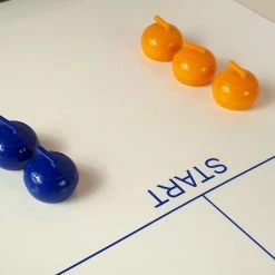 Kikkerland Curling Game - Voor Op Tafel - Spelletjes Voor Kinderen - Speelgoed - Compacte Speelset - Makkelijk Mee Te Nemen Op Reis - Spel - Leuk Voor Kids - Bezigheid -Bordspellen Verkoopwinkel 550x550 281