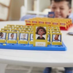 Hasbro Gaming Wie Is Het - Kinderspel -Bordspellen Verkoopwinkel 550x550 4