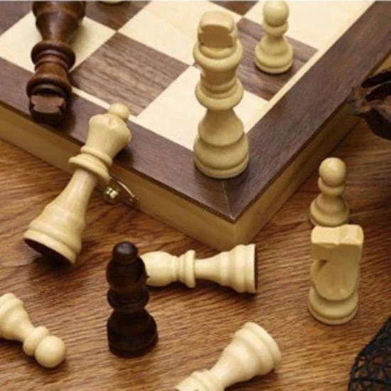 Nixnix Schaakbord XL 40x40cm - Luxe Houten Editie - XL Formaat - Met Backgammon - Inklapbaar - Houten Schaakbord - Schaakspel - Schaakset - Schaken 4 Nixnix Schaakbord XL 40x40cm - Luxe Houten Editie - XL Formaat - Met Backgammon - Inklapbaar - Houten Schaakbord - Schaakspel - Schaakset - Schaken - Afbeelding 4