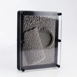 Decopatent Pin Art XL - Spijkerspel - Pinart Spijkerbed - Pinnen Spel - Spijkerspel - 3D Afdruk - Handafdruk - Spellen Met Spijkers - Zwart - 15x20 Cm -Bordspellen Verkoopwinkel 550x550 596