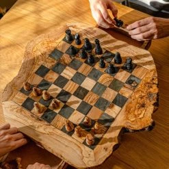 Schaakset Olijfolie & Honing Met Laden - Schaakspel - Schaakstukken - Schaakbord - Schaken - Bordspel - Handgemaakt - Hout - Zwart - Volwassenen & Kinderen - 35 X 35 X 8,5 Cm -Bordspellen Verkoopwinkel 550x823 10